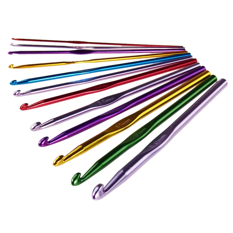 12Pcs/Set Popular Lovely Metal Handle Crochet Hook Knitting Needles Set Aluminum Bamboo (2Mm-8Mm) Free Shipping