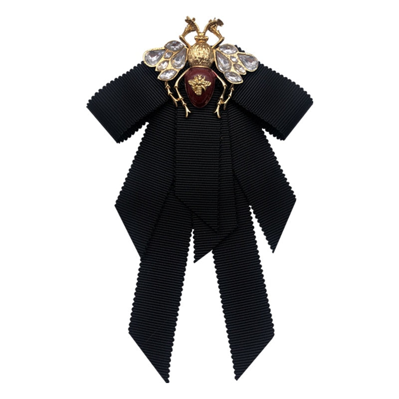 Rhinestone Bee Bow Tie Collar Zendrop