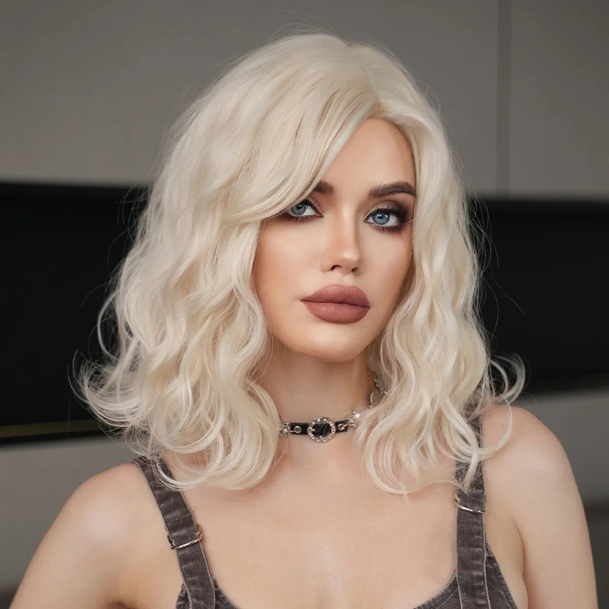 NAMM High Density Synthetic Middle Part Blonde White Wig For Women Daily Short Wavy Bob Wigs With Curtain Bangs Glueless Wig
