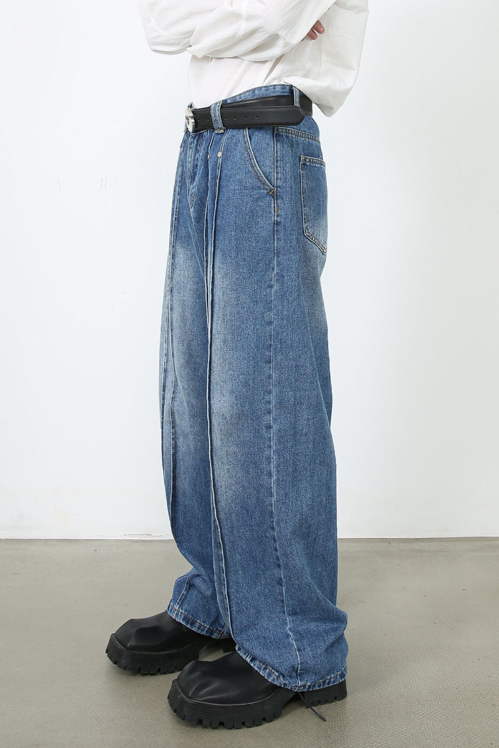 a52b25ba-1005-4831-b033-61e1335d0462-Max