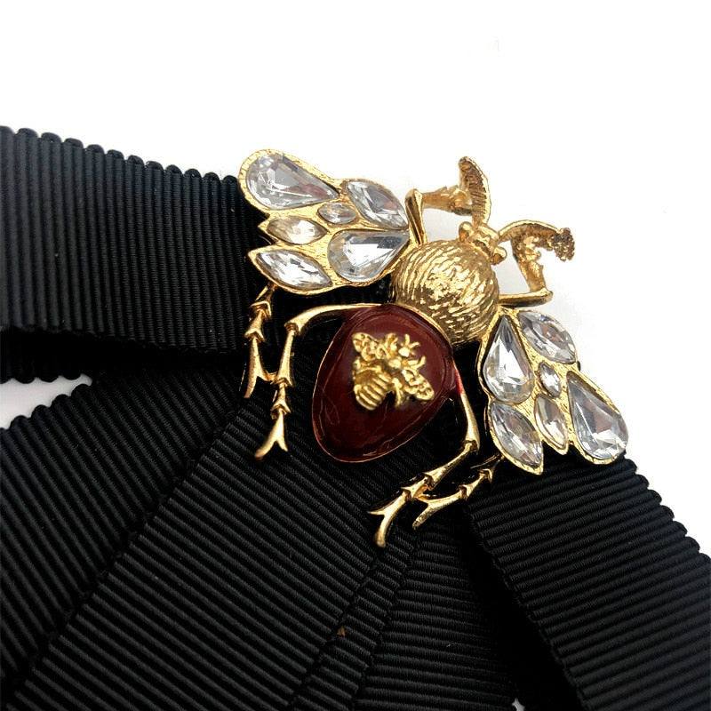 Rhinestone Bee Bow Tie Collar Zendrop